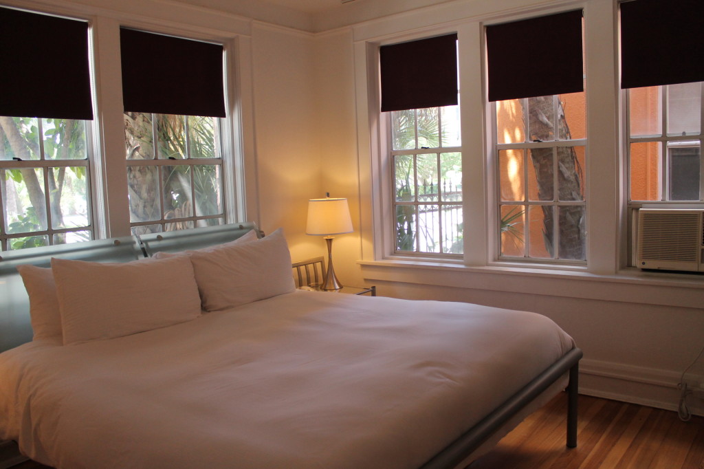 bedroom hotel ranola