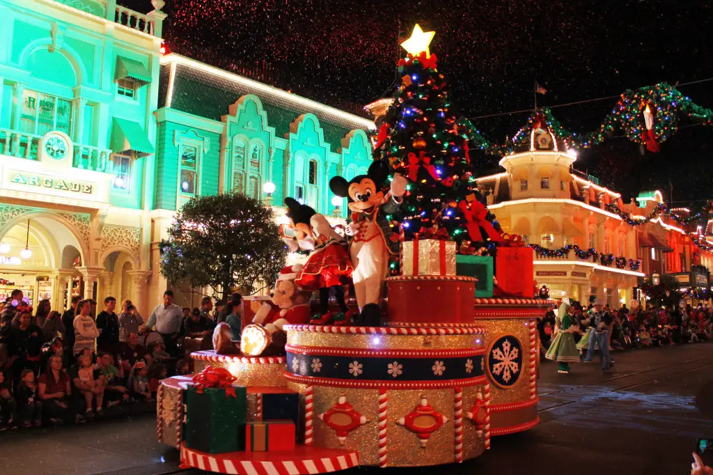 Disney Holiday Parade