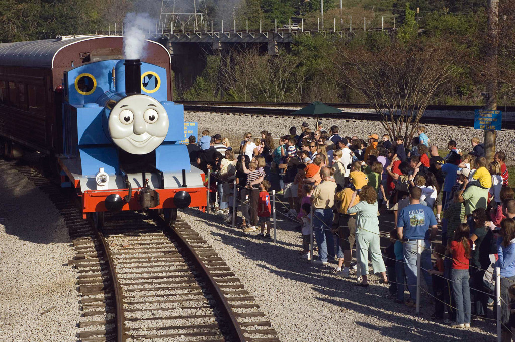 Thomas pulling into the station_HIGH