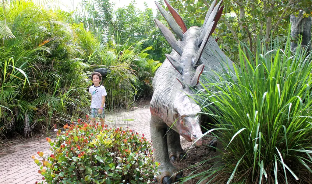 Dinosaurs at The shell factory Fort Myers