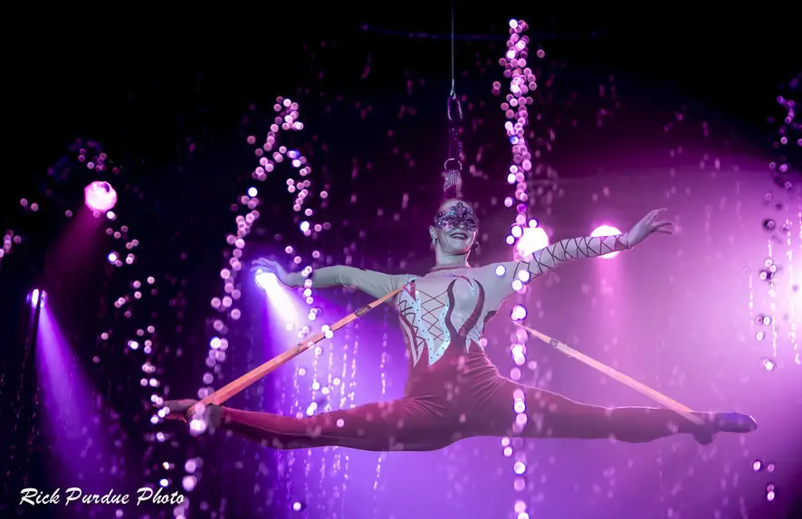 Immerse Yourself Into The Magical World Of Cirque Italia Coming to