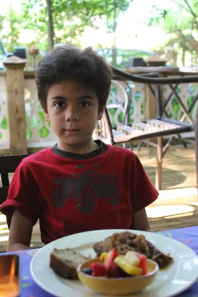 boy eating breakfast