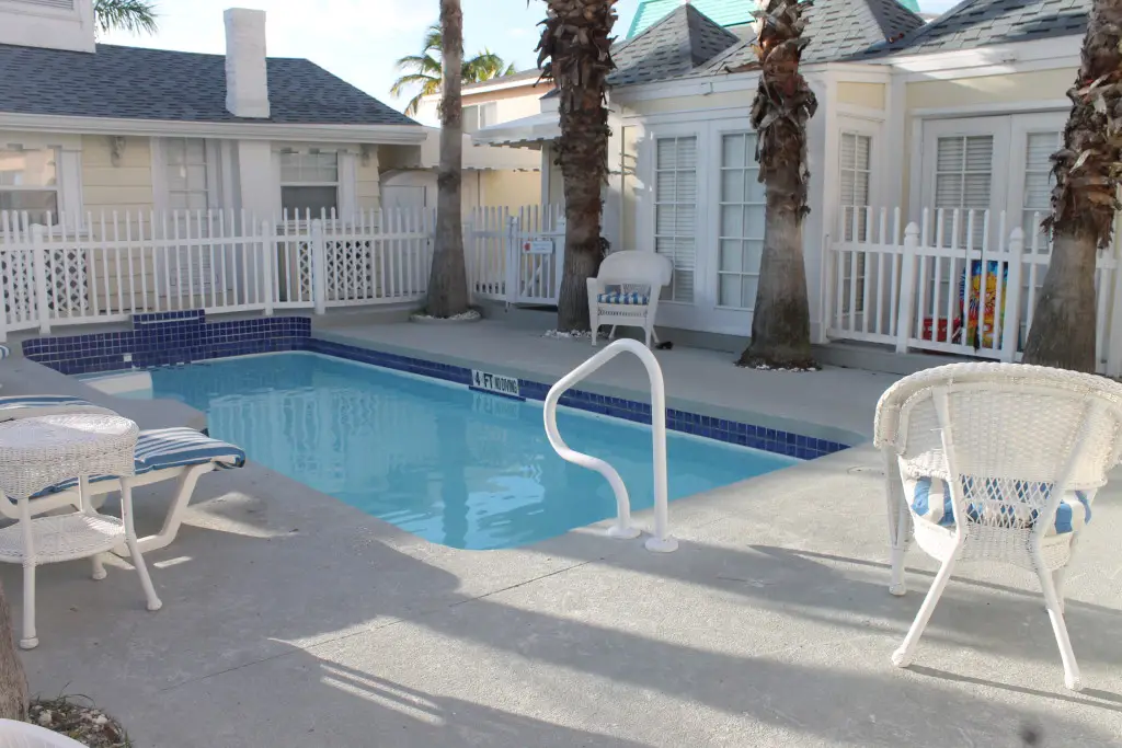 Pool at Bungalow Beach Resort