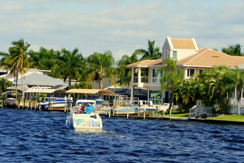 Tips for renting a boat in Cape Coral